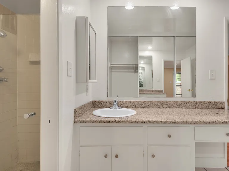 Stanford Garden Apartments — Photo 14