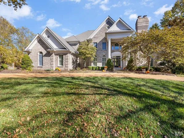 115 Club Creek Ct, Saint Albans, MO 63073