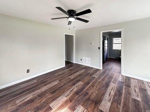 5th image of 807 W McClurg St