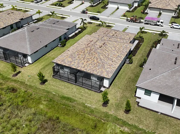 19613 Hinkley Dr, Estero, FL 33928