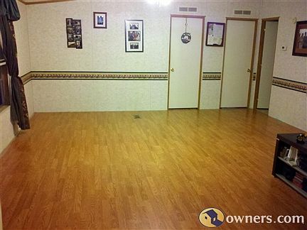 3rd image of 130 Pettigrew Dr