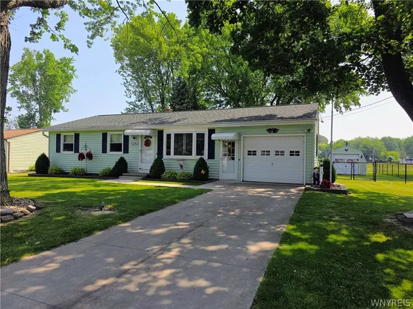 7225 Norman Rd, North Tonawanda, NY 14120