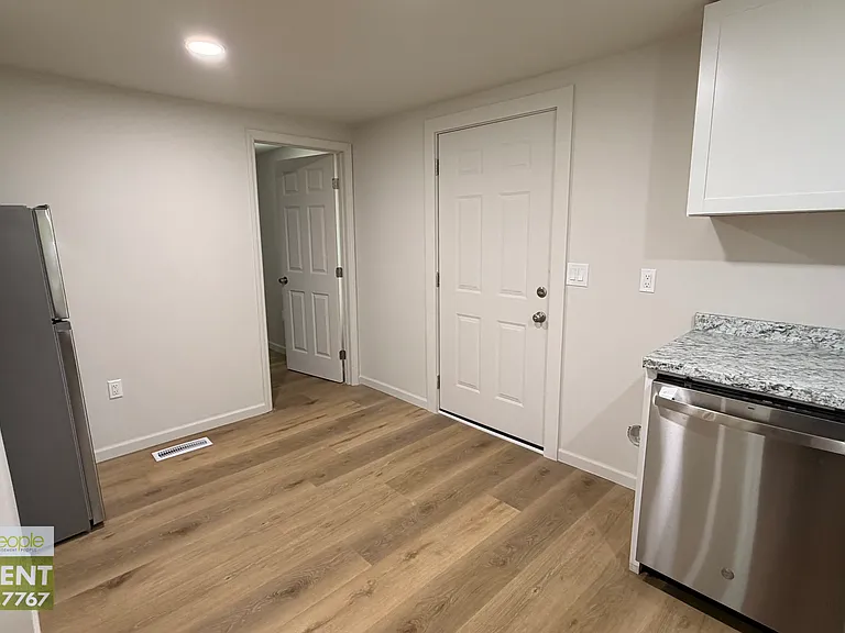 114 Couch St — Photo 7
