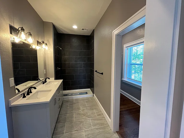 2401 Benton Blvd — Photo 36