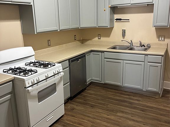 3rd image of 1344 E Lincoln Ave