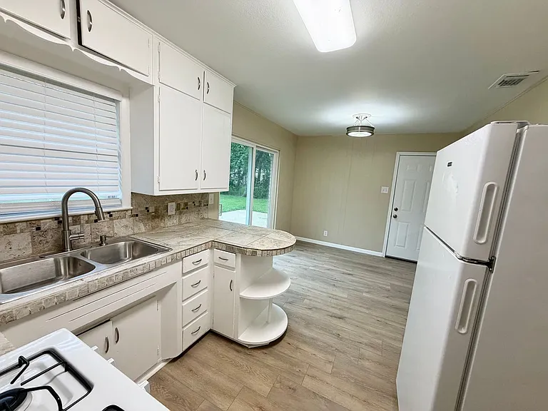 320 S Rita St — Photo 7