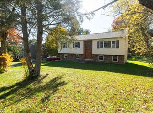 24 Hillside Rd, Hackettstown, NJ 07840
