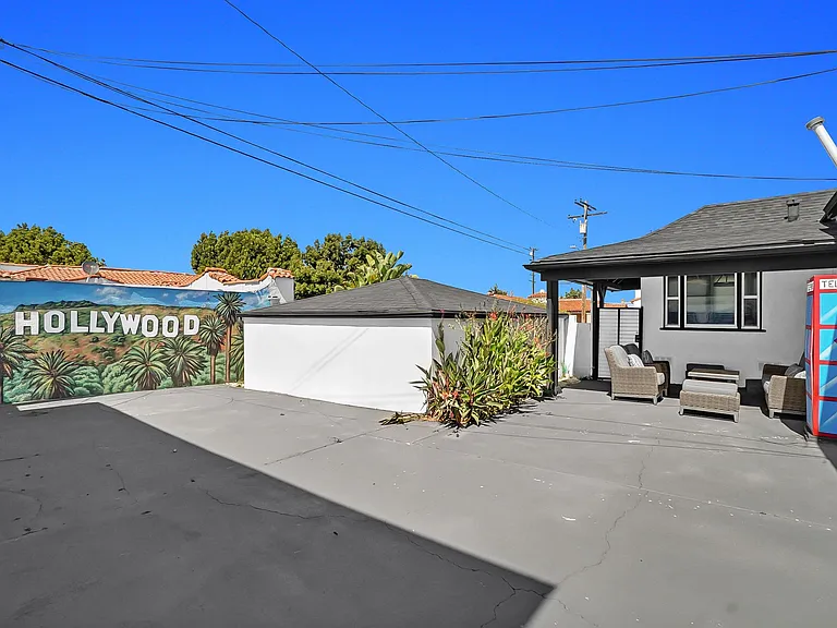 3453 Floresta Ave — Photo 26