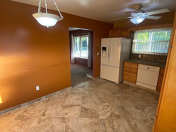 2nd image of 1203 E Archwood Ave