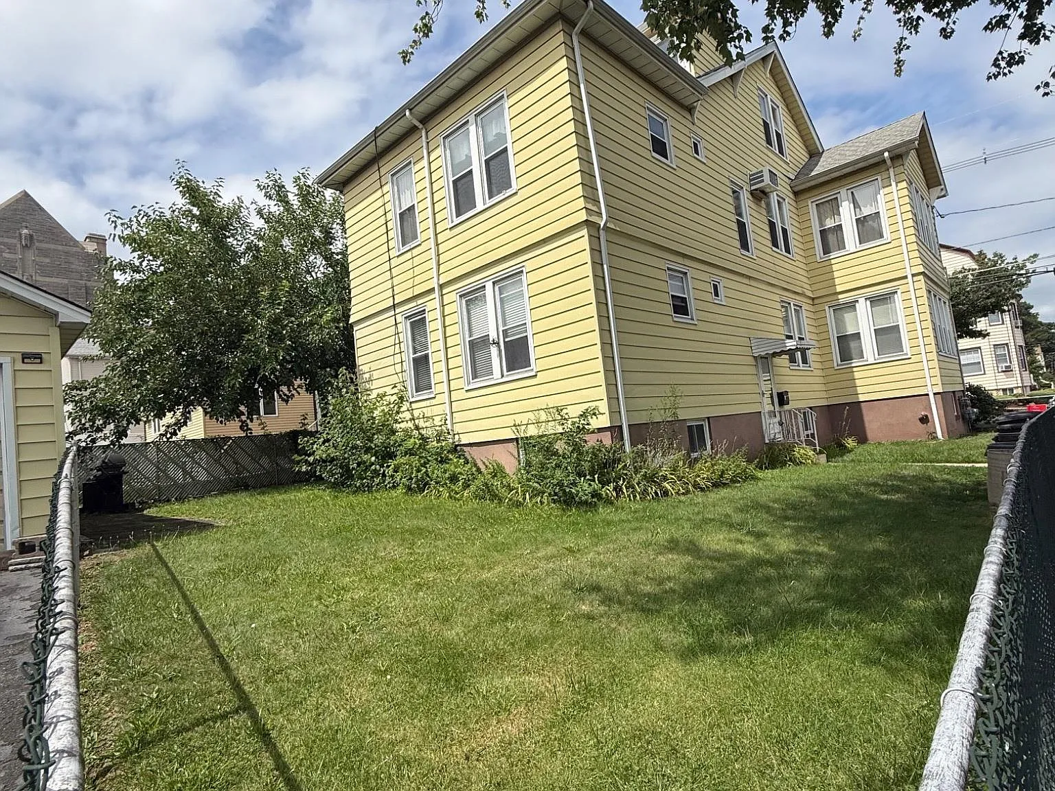 1 bed, 1.0 bath, $1,750 — Photo 2
