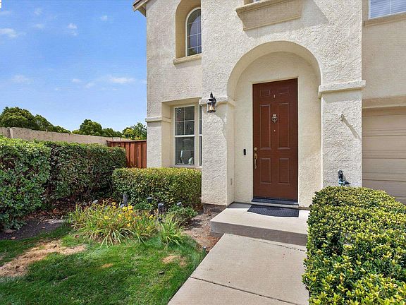 2nd image of 4252 Escudo Ct