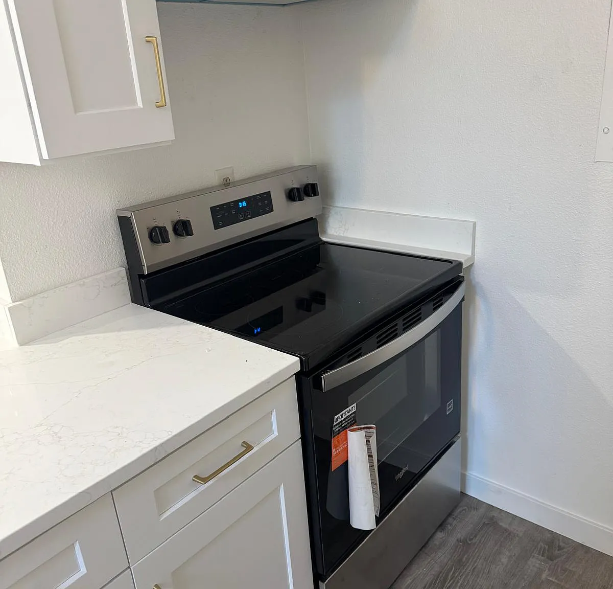 2 bed, 800 sqft, $2,000 — Photo 3