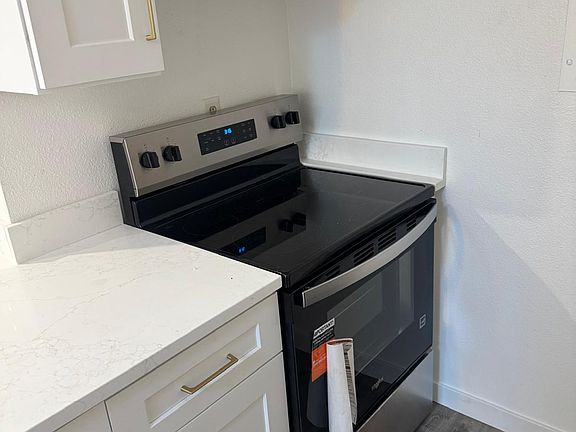 3rd image of 201 E 36th St APT A