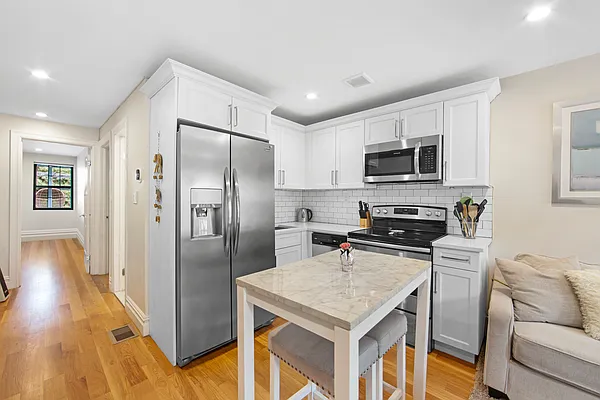 Rented by Compass | media 13