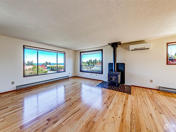 5th image of 1330 E 6th
