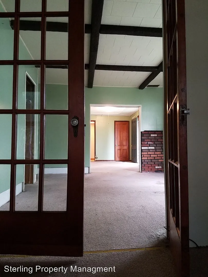 374 W 4th St APT A photo 1