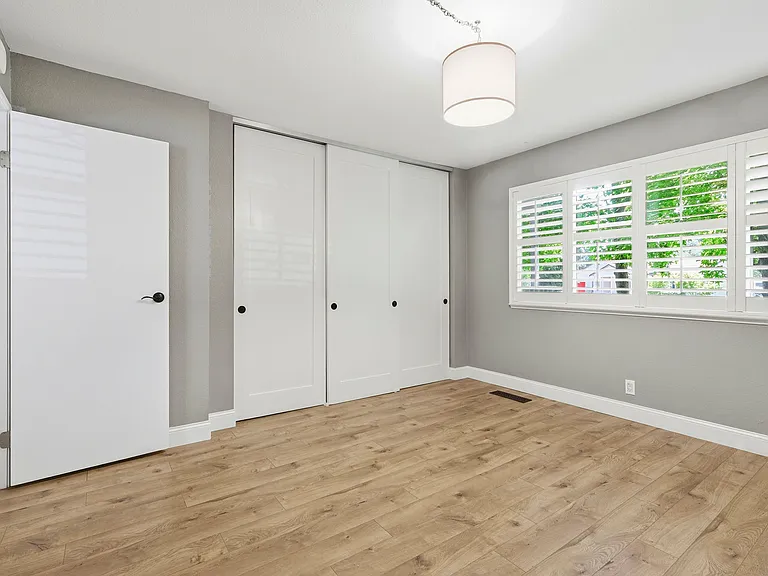 1805 Shirley Dr — Photo 5