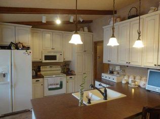 1518 S Reno Dr, Bismarck, ND 58504