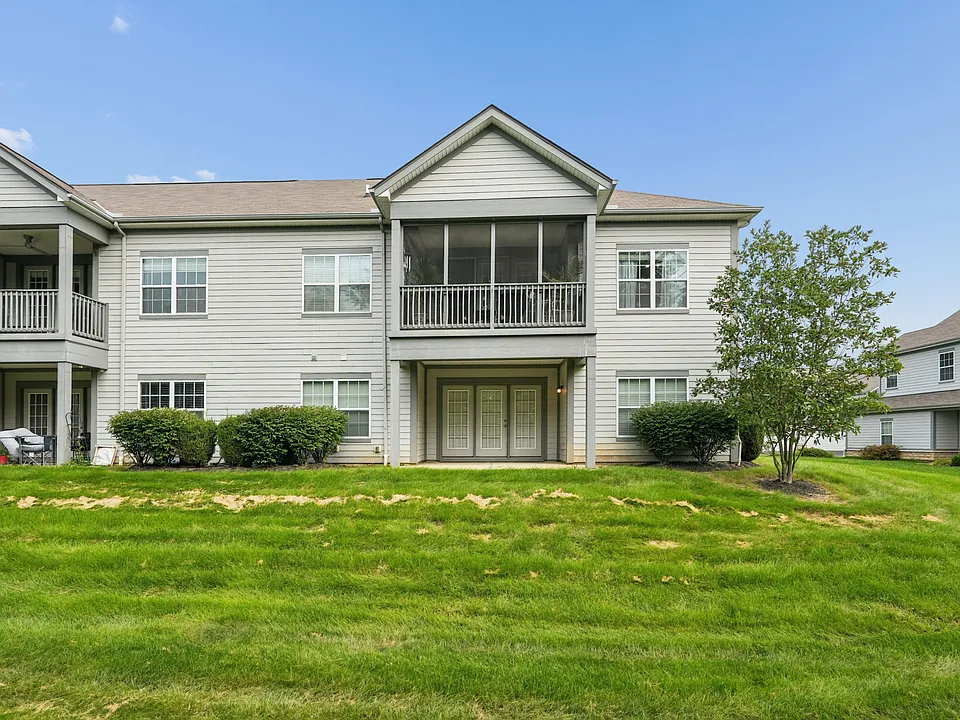 600 Redwood Ln #1