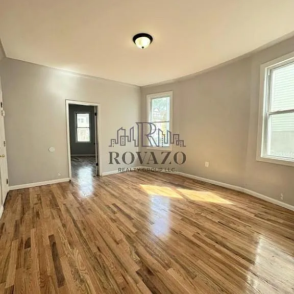 29 Baldwin Ave #2 — Photo 4