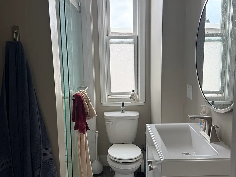 517-519 E 3rd St #3 — Photo 7