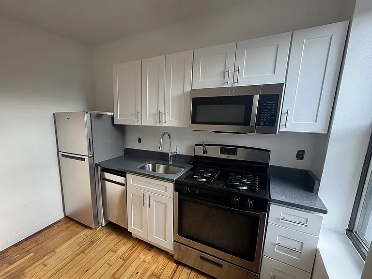 154 N 8th St #2 — Photo 1