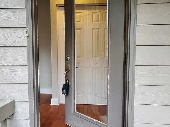 5th image of 834 La Pointe Dr #834