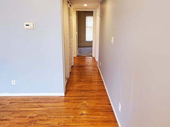 4th image of 756 Middlesex Ave APT 3