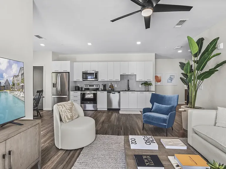 Azalea Luxury Apartments — Photo 11