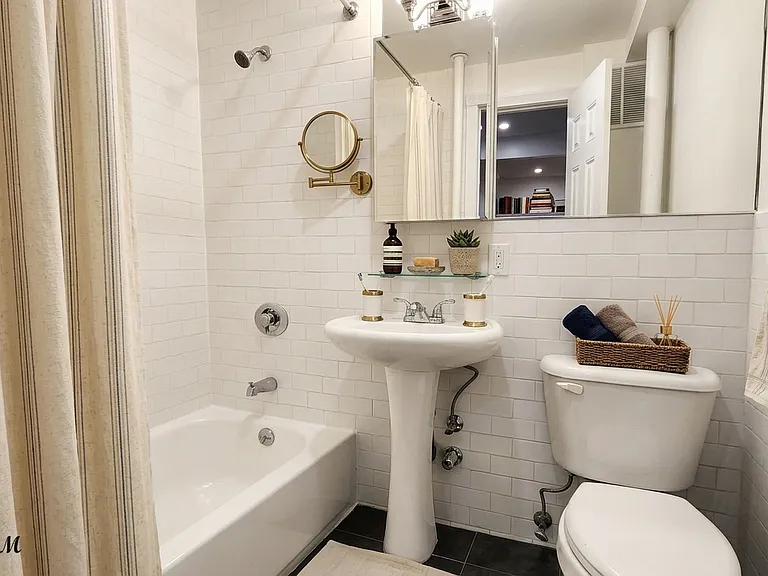 307 Mott St #2B — Photo 4
