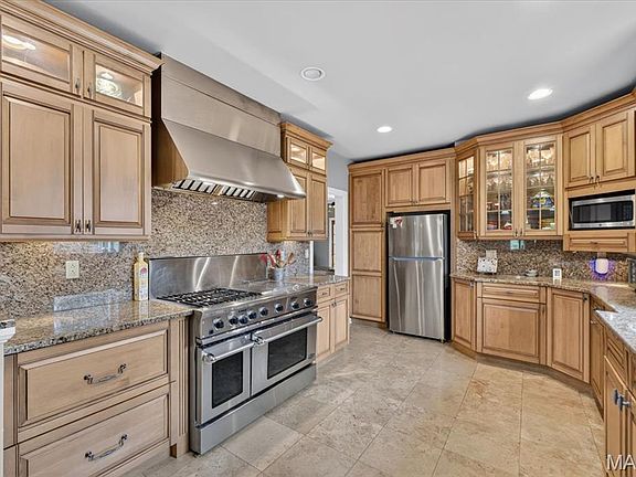 2nd image of 8686 Barby Ln