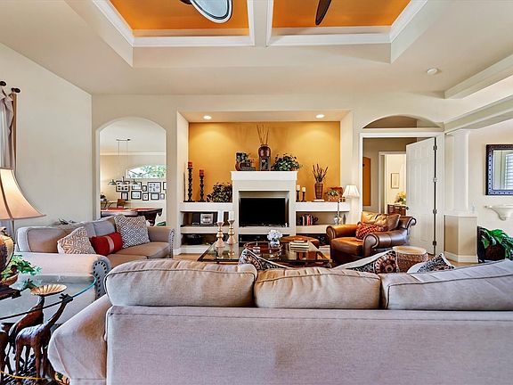 5th image of 1848 Coconut Palm Cir