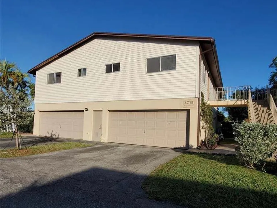 3715 NW 84th Ave