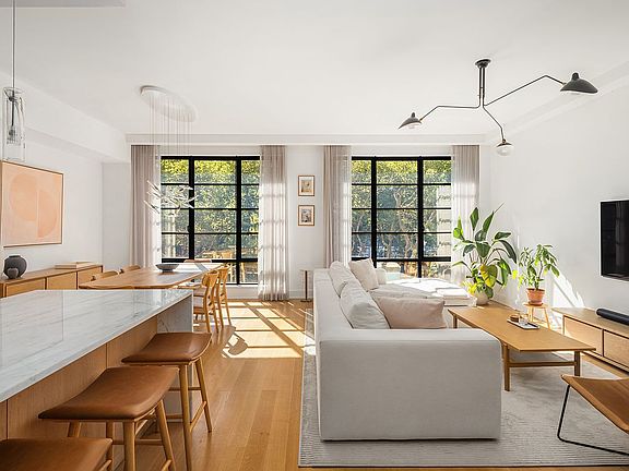 2nd image of 204 Forsyth St #4S
