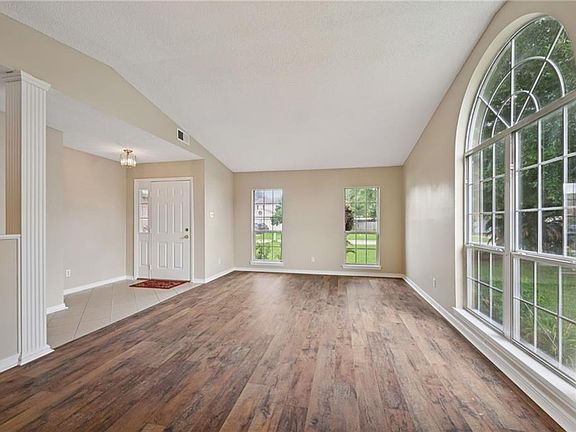 2nd image of 3061 Meadow Lake Dr E