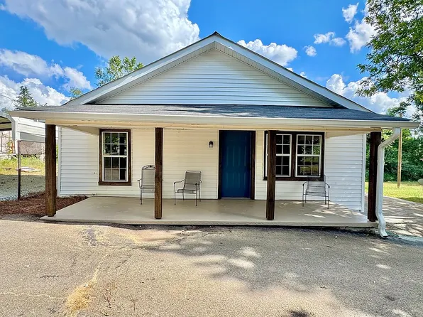468 Pharr Ave, Selmer, TN 38375