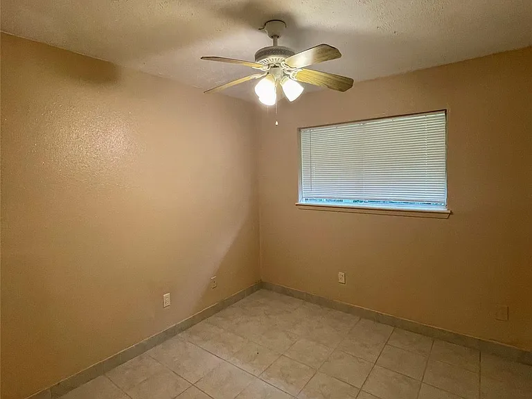 11906 Binghampton Dr — Photo 16
