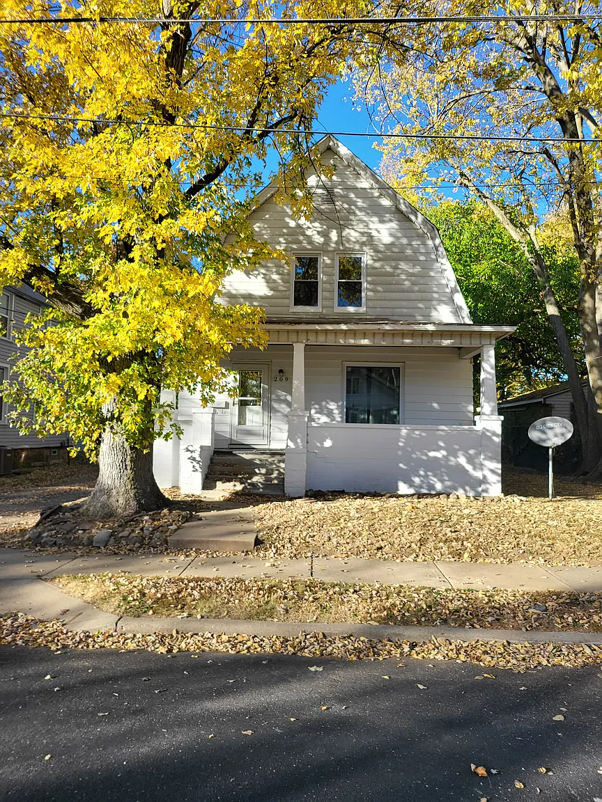 209 W Republic St photo 1