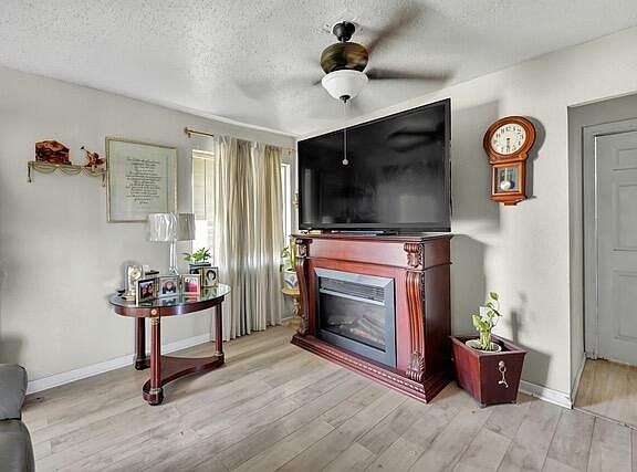 4th image of 3109 Storey Ave #T2