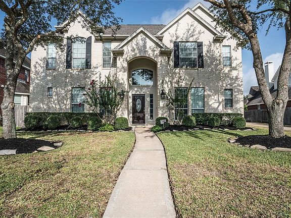 2nd image of 5014 Briar Stone Ln