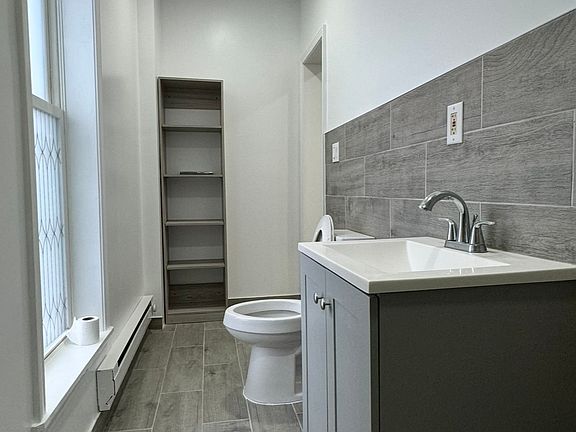 5th image of 1301 S Reisner St #4