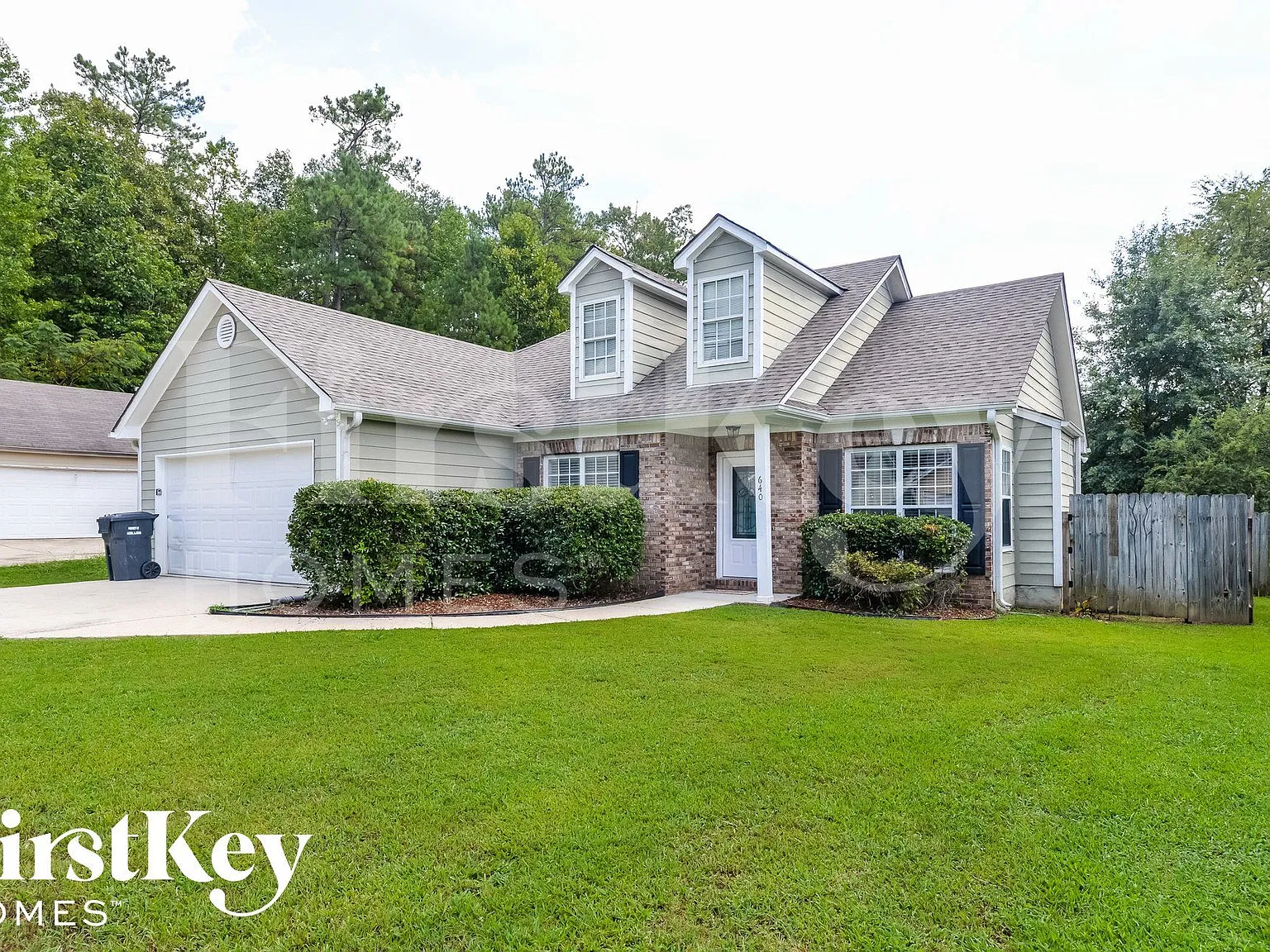 3 bed, 2.0 bath, 1240 sqft, $1,695 — Photo 2