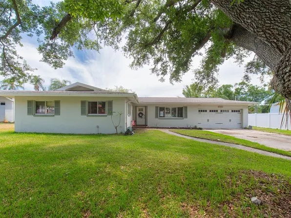 1380 Kennywood Dr, Largo, FL 33770