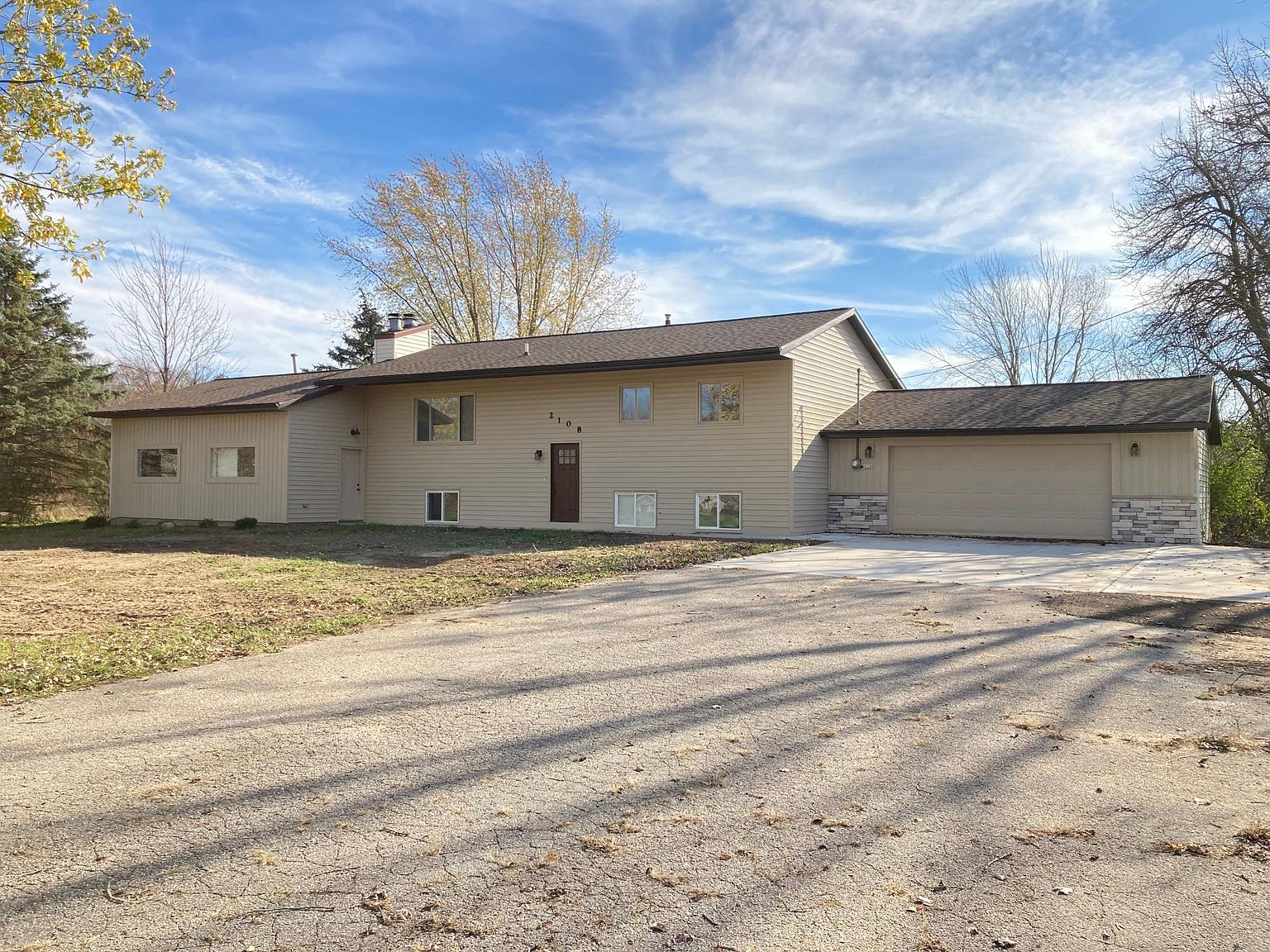 2108 84th St SE, Caledonia, MI 49316 | Zillow