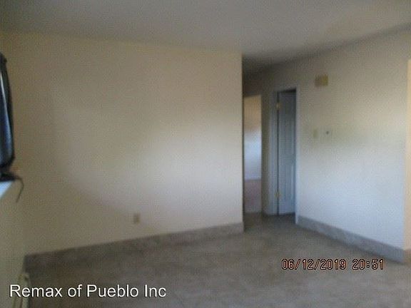 2nd image of 928 E 5th St