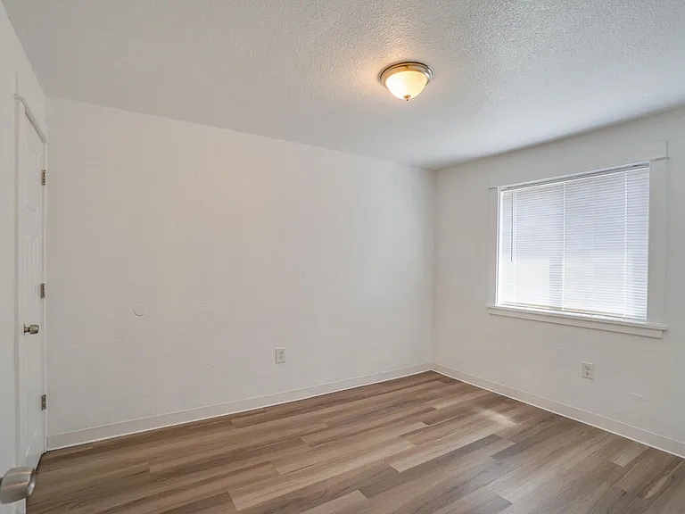 Trees Apartment Available Now — Photo 30