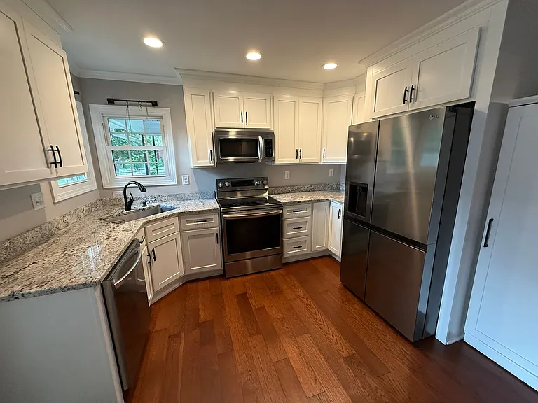 2614 Woodsdale Ave — Photo 2