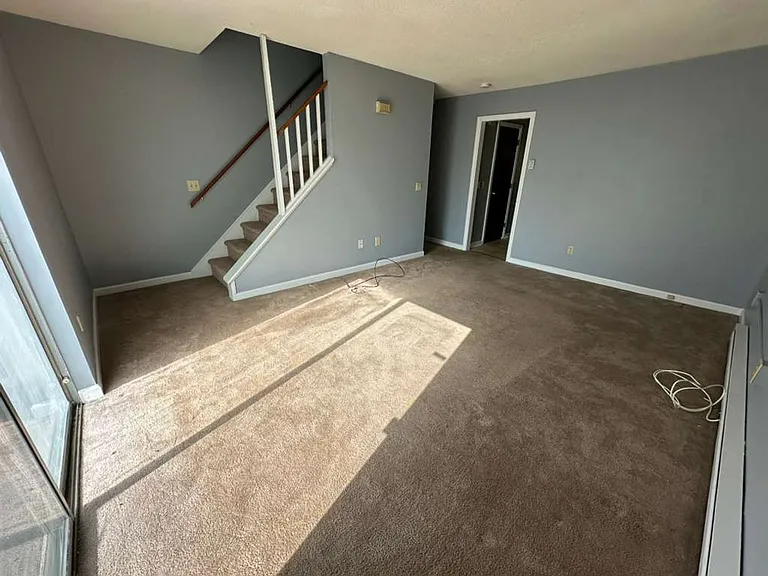 176 Lincoln St — Photo 8