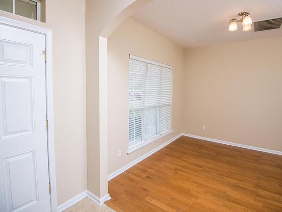 4th image of 108 Moultrie Crossing Ln