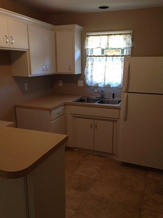 4th image of 217 S Randall Ave